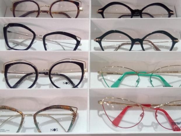 Okulary z różnymi oprawkami
